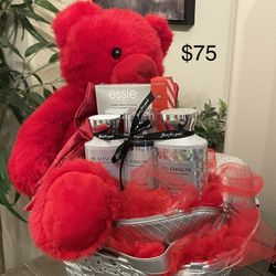 Woman’s Gift Basket With Bath & Bodyworks -Platinum 