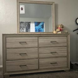 DRESSER WITH MIRROR 