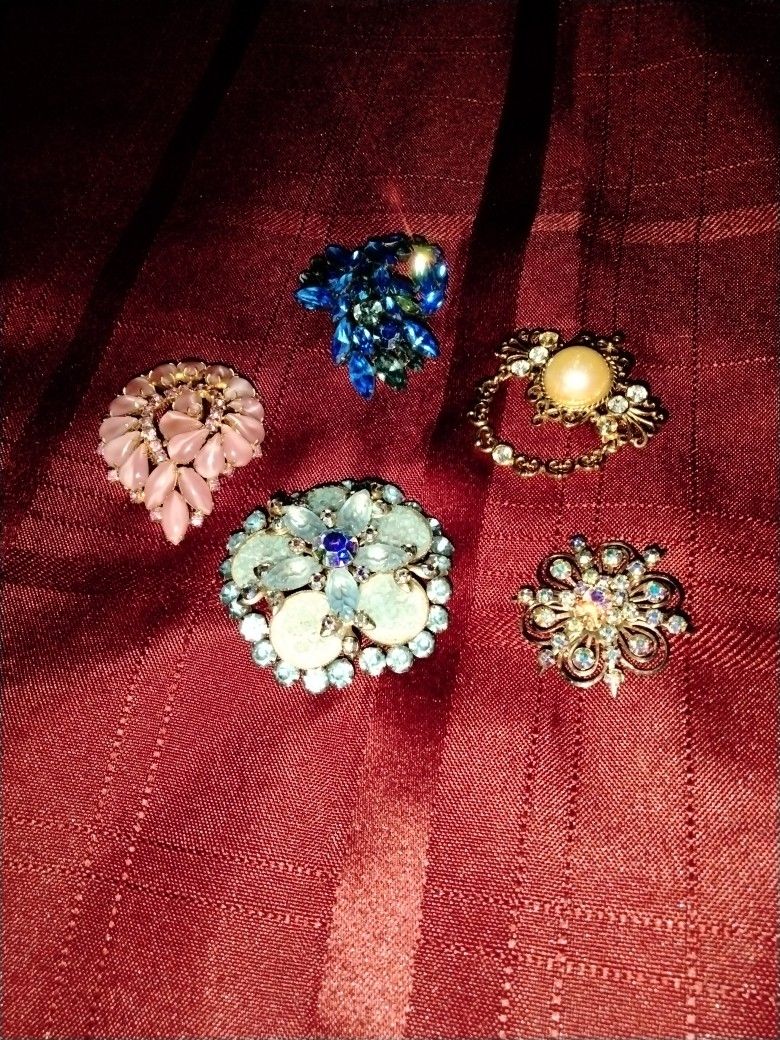 Brooches 8.00 Each Or Make Offer