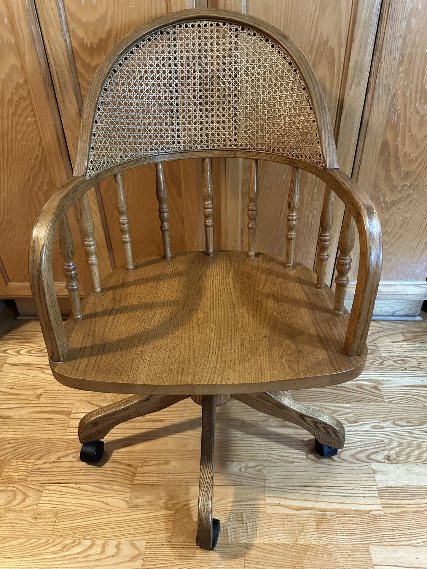 Beautiful & Comfy Mid Century Oak Desk Chair w/Caned Back, Adjustable Swivel Roll Tilt, Home Office
