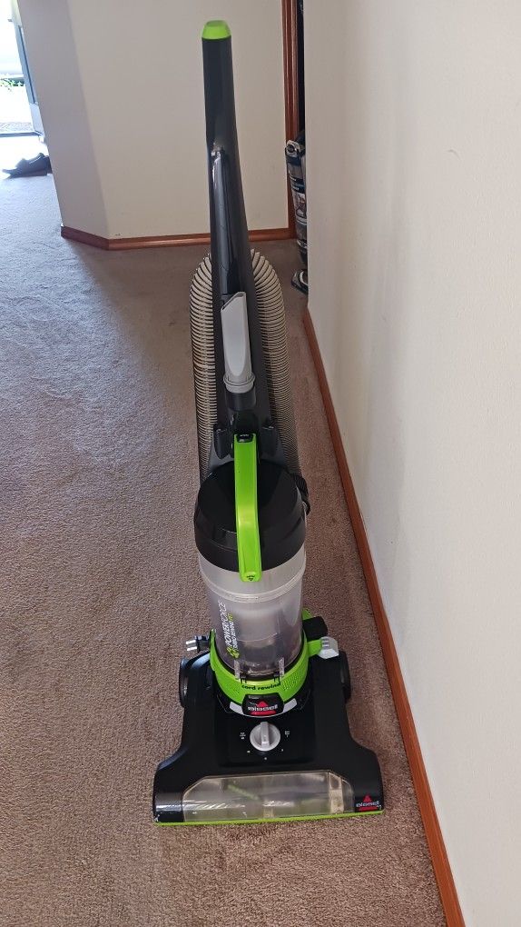 Bissell Retractable Vacuum Cleaner