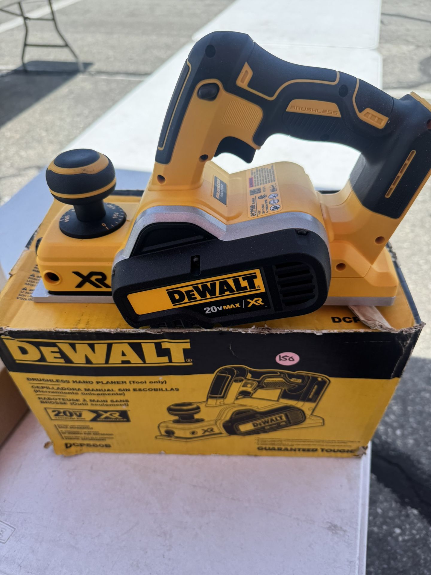 DEWALT 20V MAX XR Cordless Brushless 3-1/4 in. Planer (Tool Only)