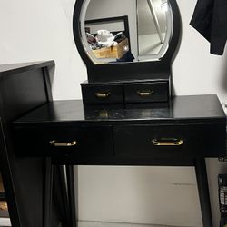 Vanity With Light/mirror