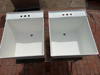 Mustee Sinks 20X24” with 1-1/2” Drain No Legs
