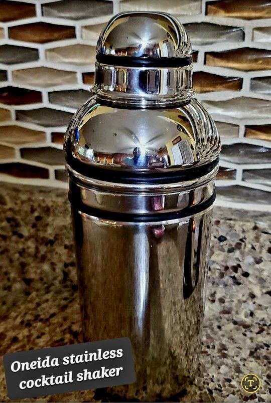 STAINLESS ONEIDA COCKTAIL SHAKER