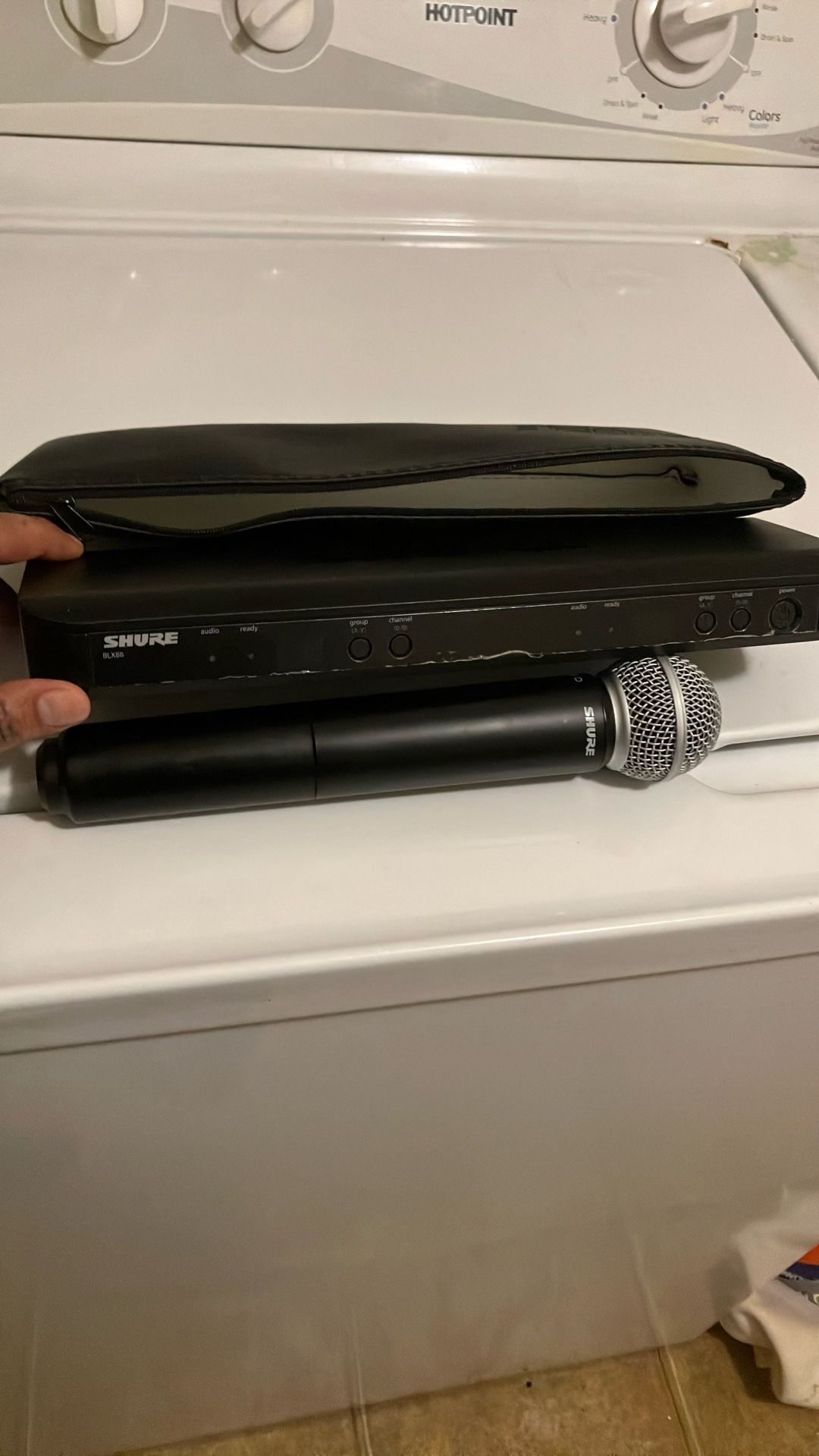 SHURE BLX88 Dual Channel Wireless Receiver W/ Microphone