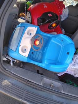 Toddlers blue car