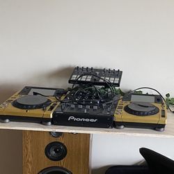 Professional Pioneer DJ Setup 