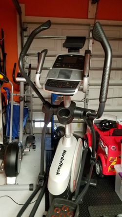 LIKE NEW!! NordicTrack ELLIPTICAL!! LIKE NEW!!