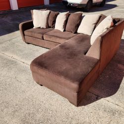 Ashley Sectional (delivery available)this 