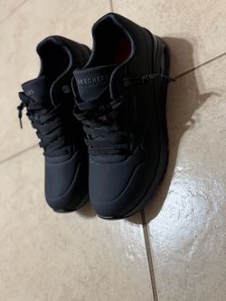 Sketchers Slip Resistant Shoes