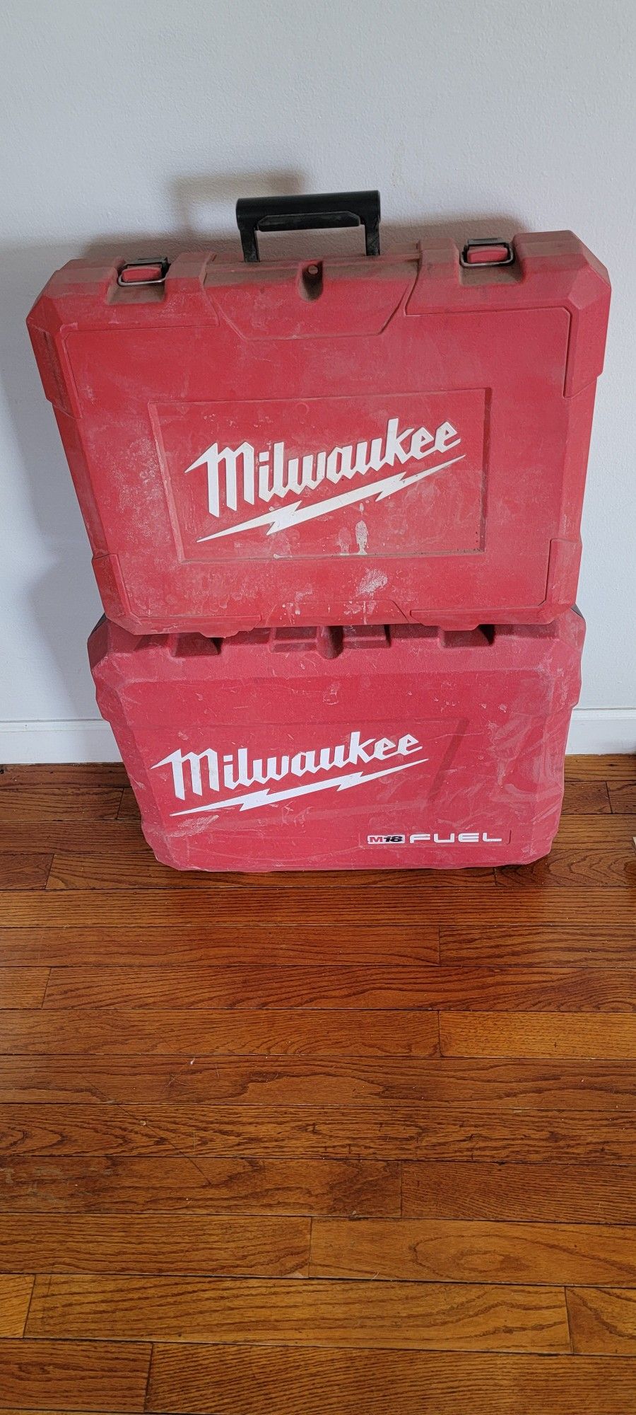 Milwaukee Chipping hammers