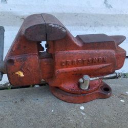 Craftsman 3 1/2" Bench Vise Swivel Base Vice Anvil Pipe Jaws
