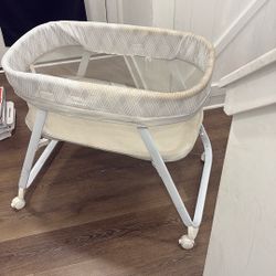  Baby’s Bassinet 
