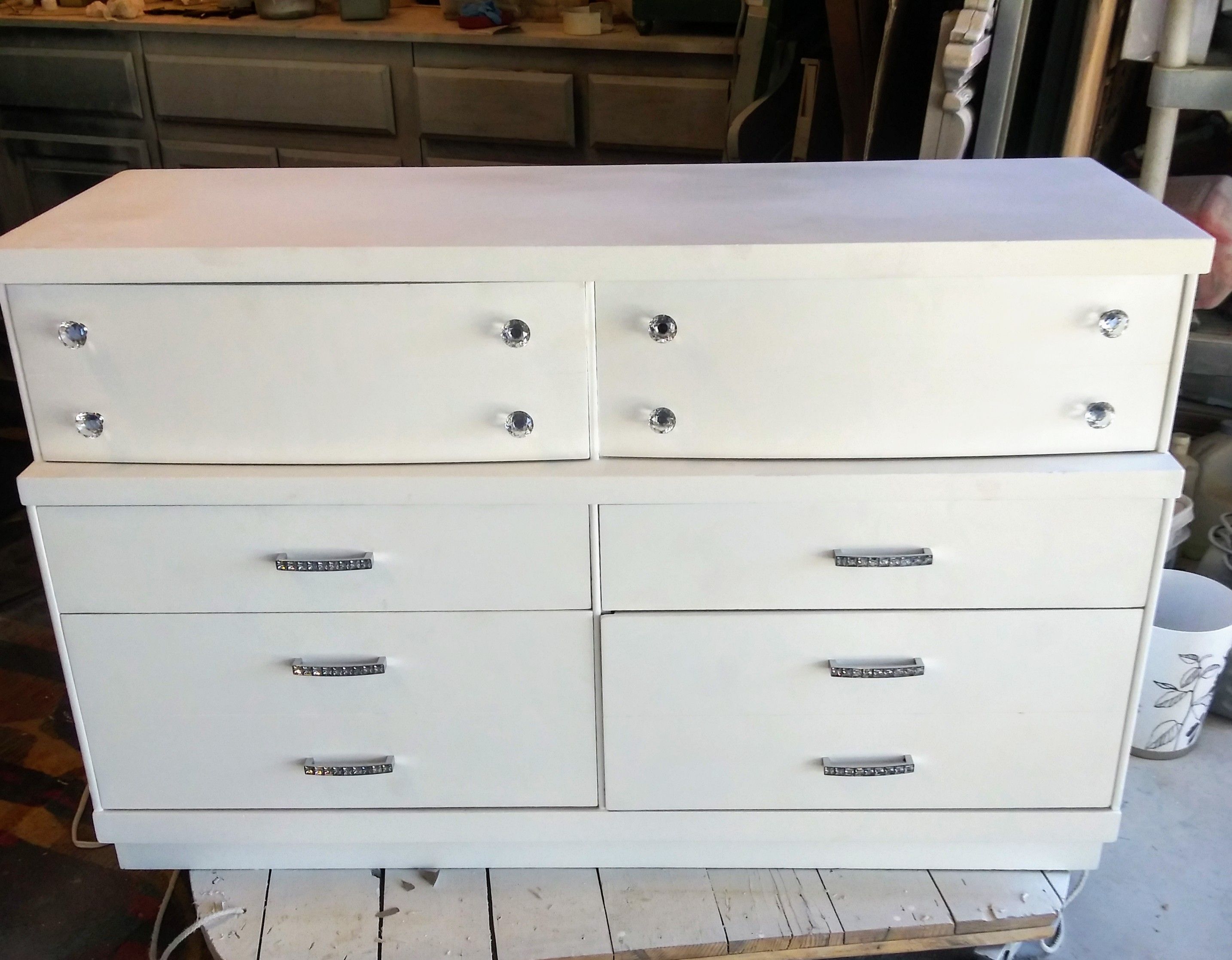 Bassett White Crystal 6 Drawer Dresser- Delivery Available!