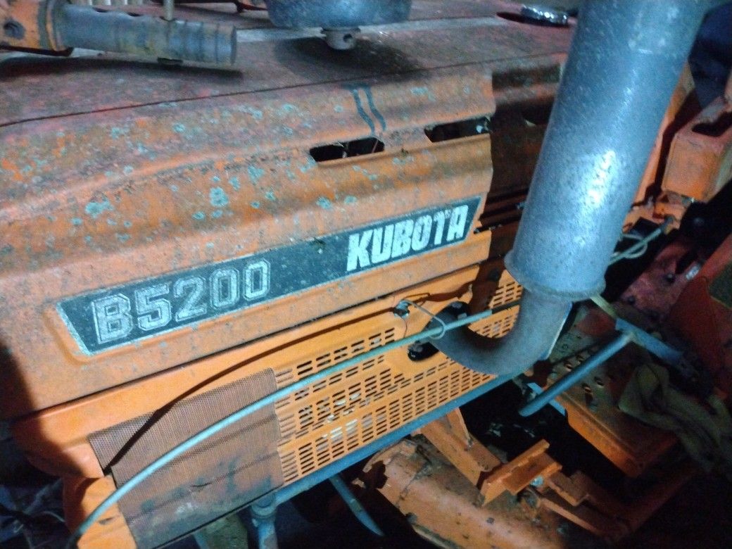 B5200 Kubota Tractor