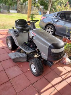 Craftsman LT2000 Riding Lawn Mower