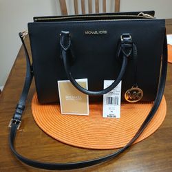 Michael Kors Cross Body Bag