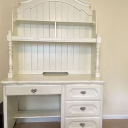 White Wooden Desk With Hutch