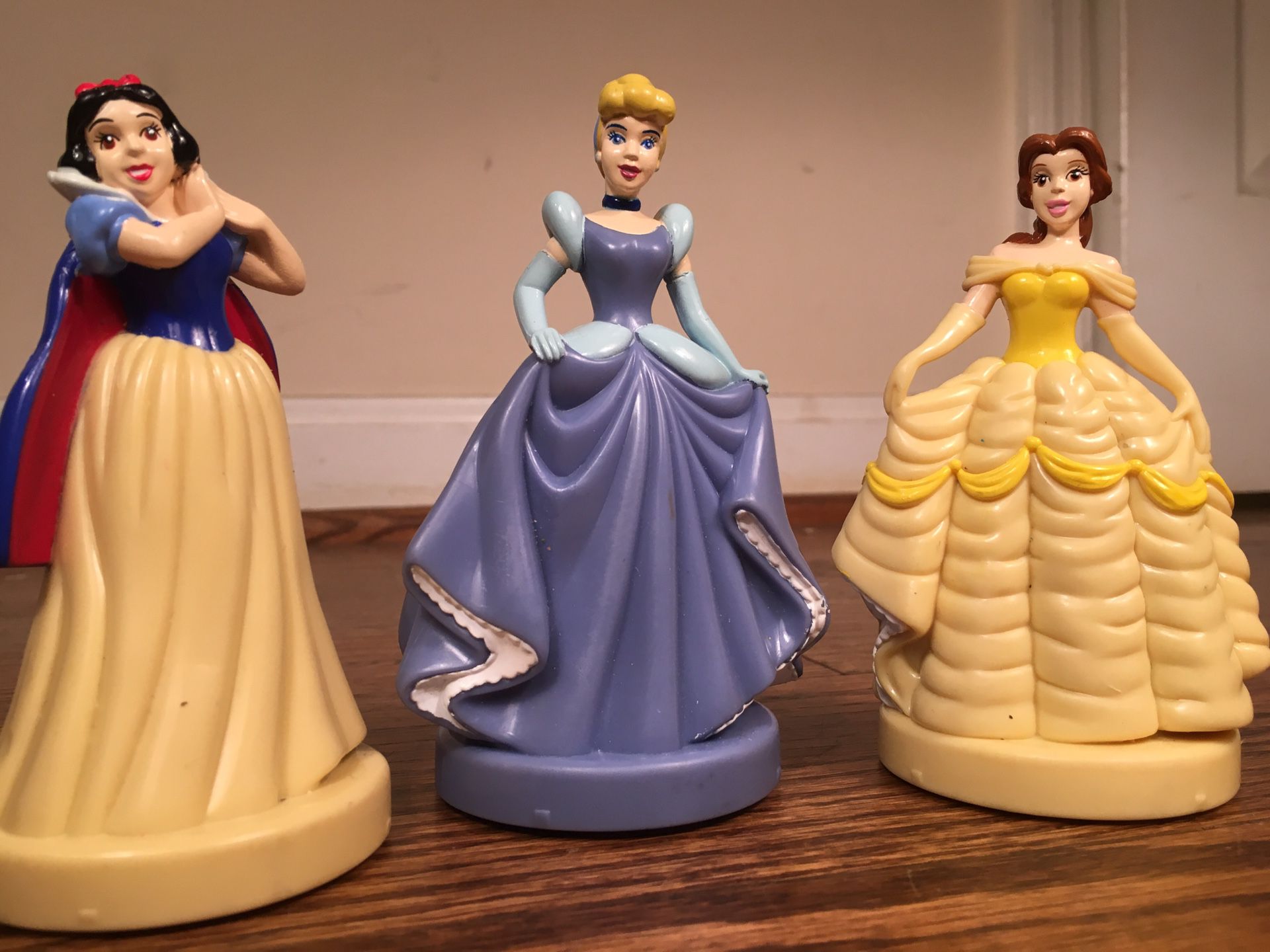 Disney 2001 Hasbro 4.25" Plastic Action Figurine Lot Of 3- Cinderella And More!
