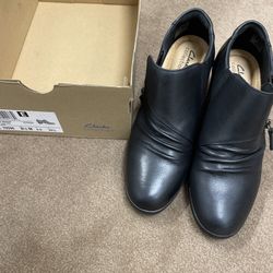 Clarks 8.5 Leather Booties New
