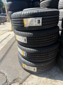 Good Year 225/65/17 All Season Tires installed and balanced / instaladas y balanceadas