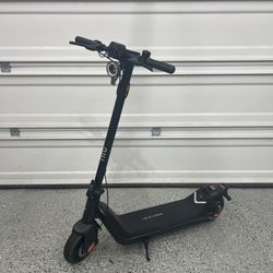 NIU Electric scooter - KQi3 Pro