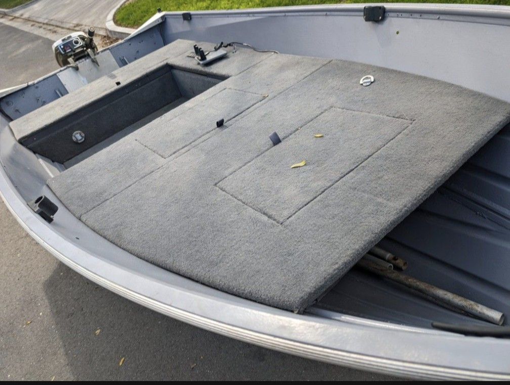Klamath 12' DELUXE Aluminum Fishing Boat