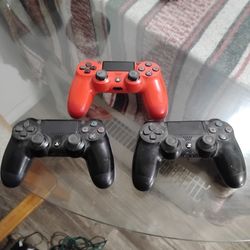 3 Sony dual shock 4 wireless contollers