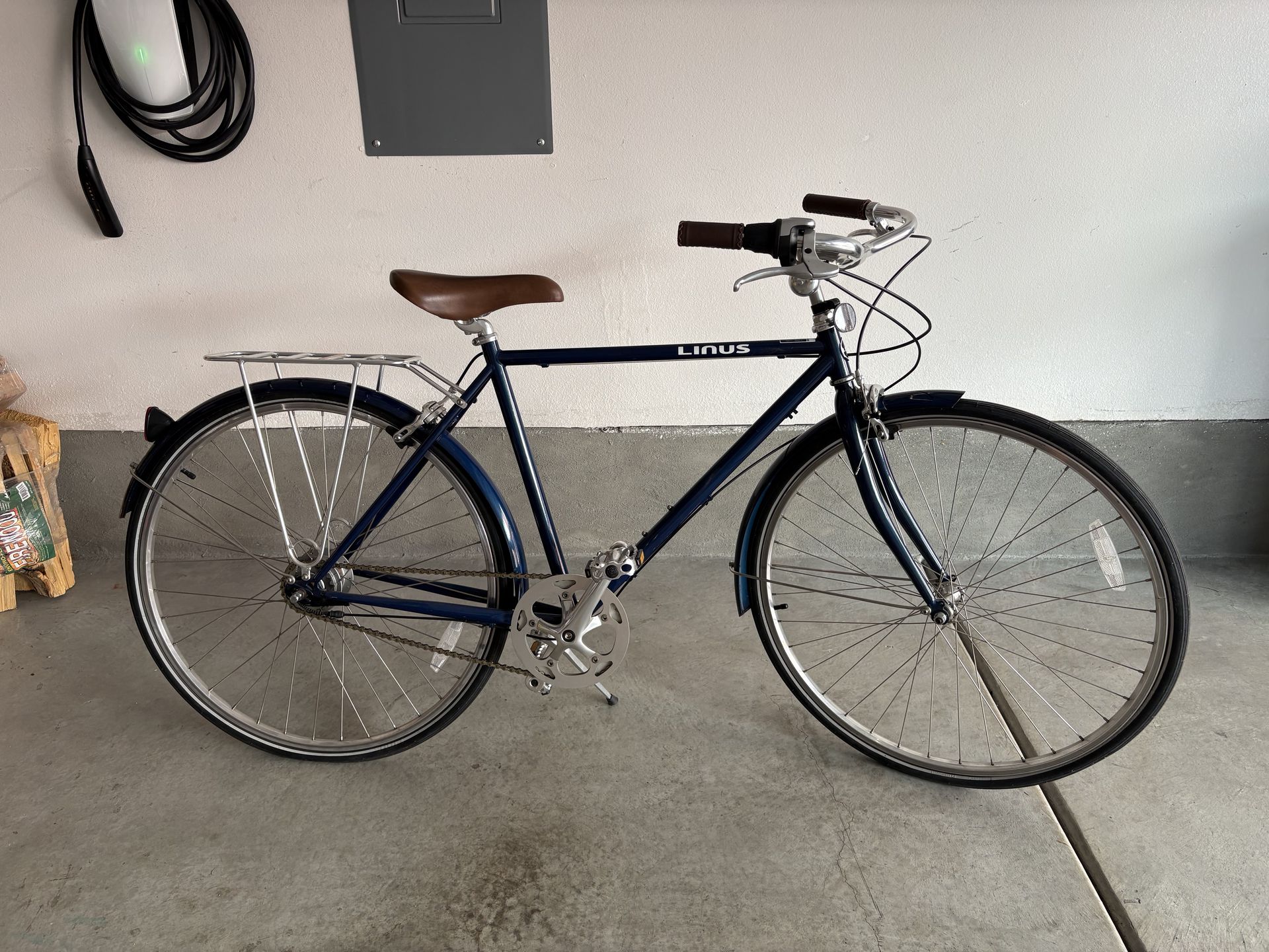 Linus Roadster bike