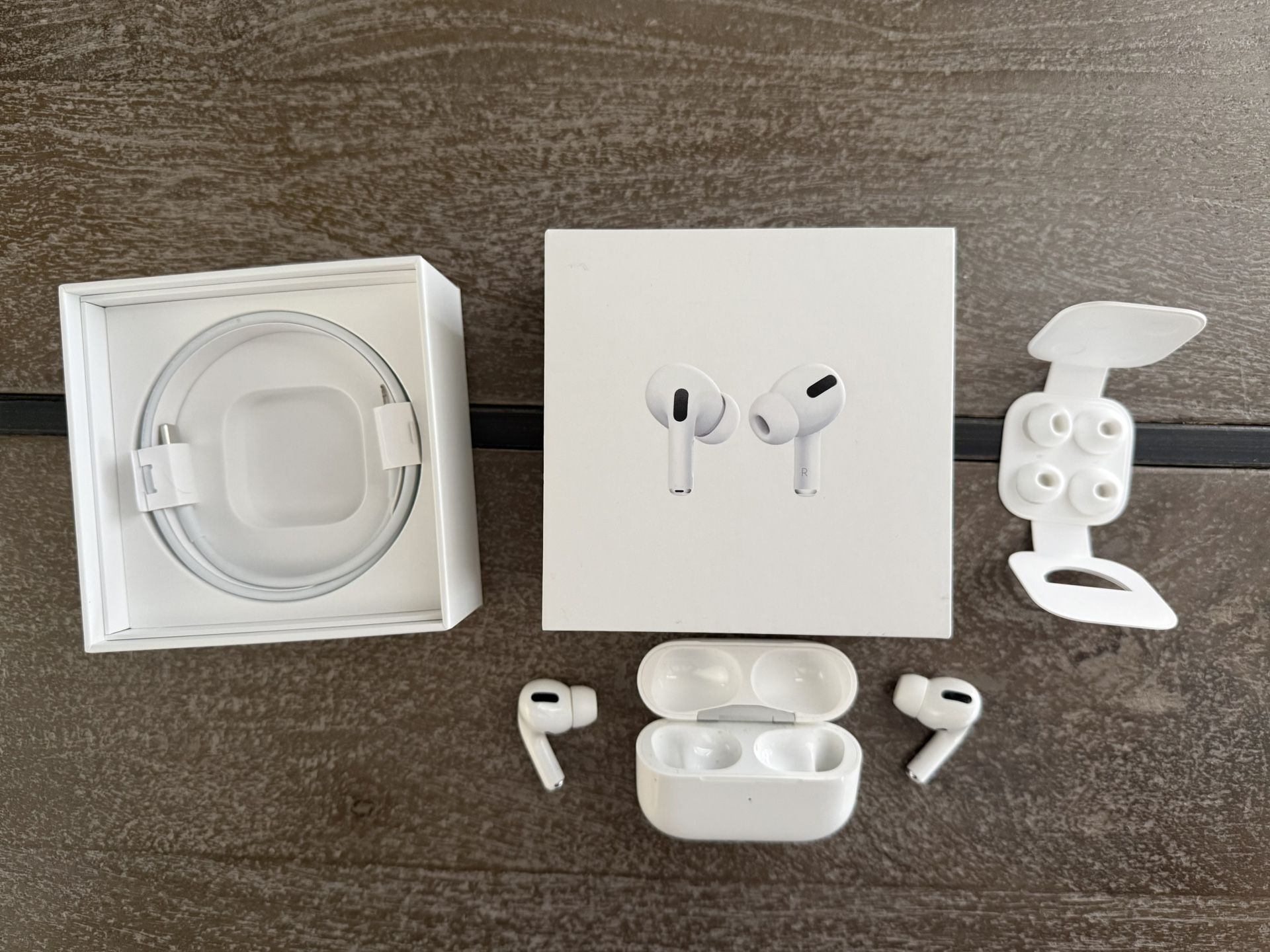 Apple AirPods Pro - Authentic