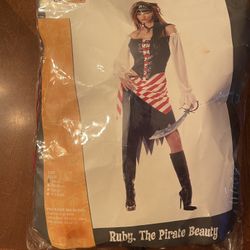 Female Pirate 🏴‍☠️ Costume 