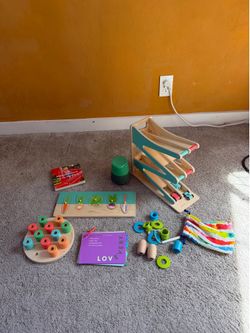 Lovevery Pioneer PlayKit months 16,17,18