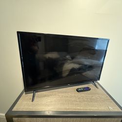 TCL TV 30 Inch With Remote