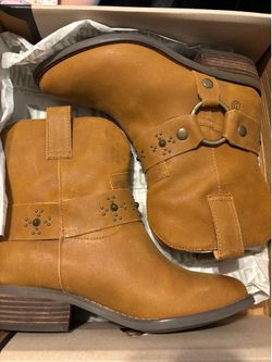 Women’s Leather Boots