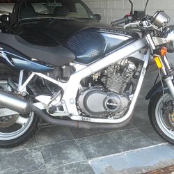Suzuki GS 500