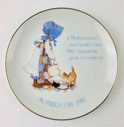 Holly Hobbie Mother's Day Plate 1981 - American Greetings