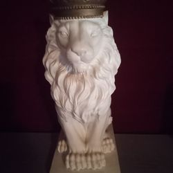 Lion King Statue