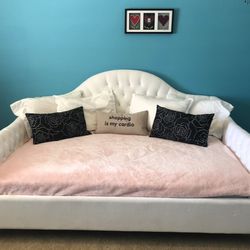 Restoration Hardware Daybed Full