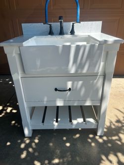 Bathroom cabinet