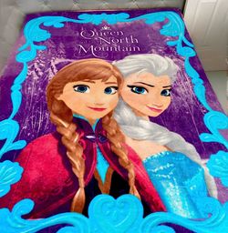 Beautiful Disney Frozen Elsa and Anna Fleece Blanket, Full/Twin Size ❄️💜
