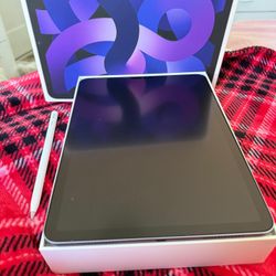 iPad Air 5 Generation And Pen 