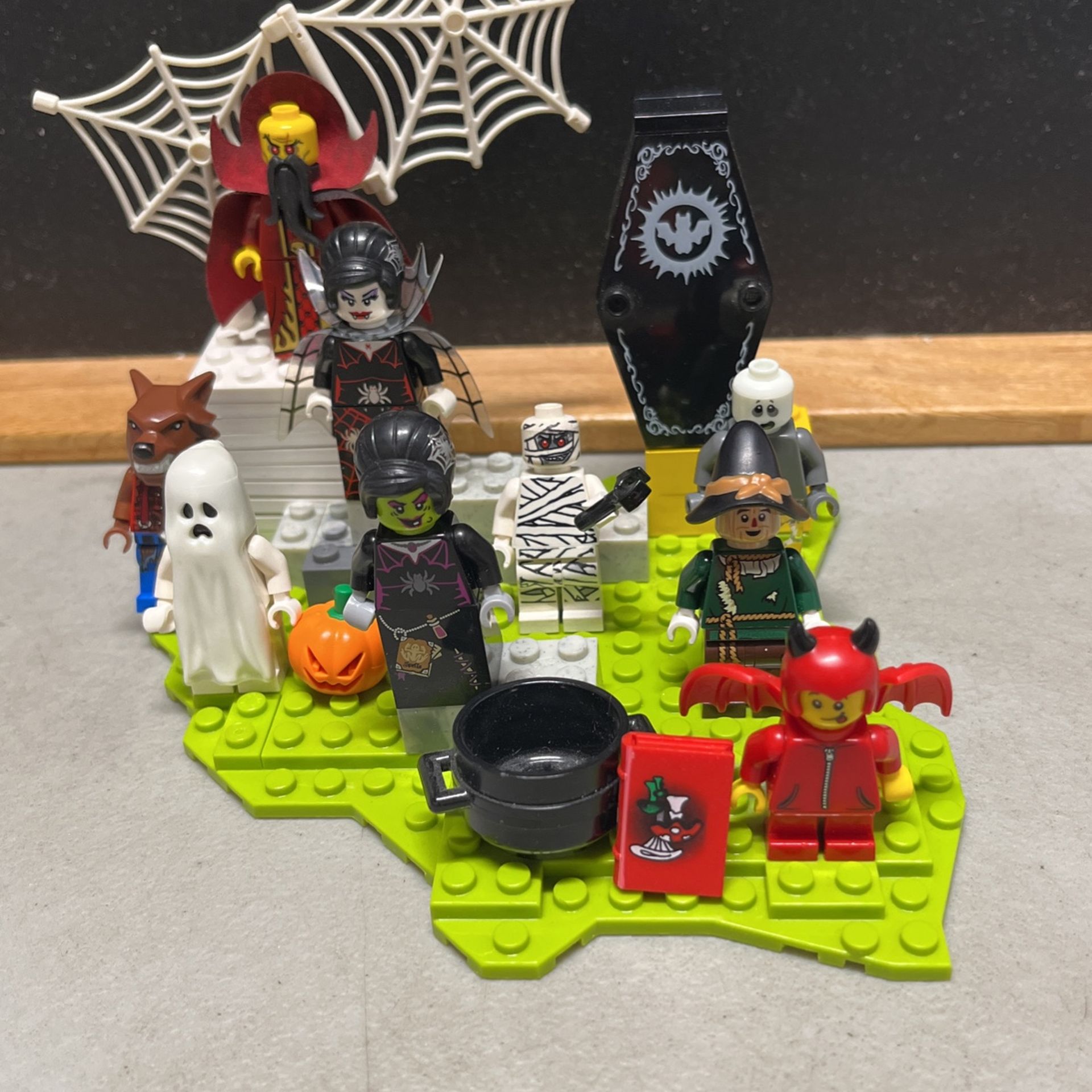 Lego Halloween Minifigures 