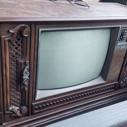 Vintage Tv, Antique Great For Project Or Decoration 