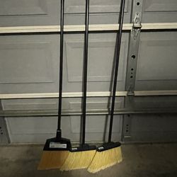 Commercial Brooms 