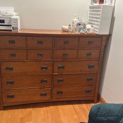 Dresser 
