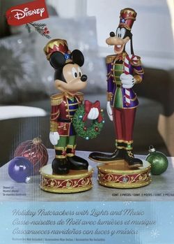 Disney Mickey and Goofy Holiday Nutcrackers 2 pc Set deals