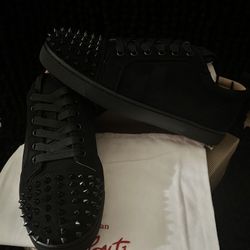 Red Bottom shoes for sale different sizes available// Zapatos de Suela Roja  en venta diferente tallas disponibles