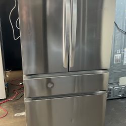 NEW OPEN BOX LG FOUR DOOR STAINLESS STEEL REFRIGERATOR 