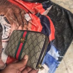 Gucci Zip Around Wallet